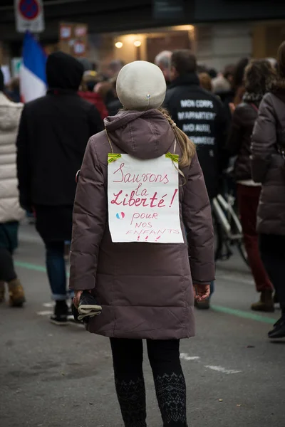 Strasburg Francja Lutego 2022 Osoby Protestujące Tabliczką Francusku Sauvons Liberte — Zdjęcie stockowe