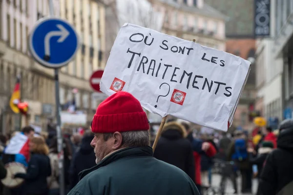 Estrasburgo França Fevereiro 2022 Pessoas Que Protestam Com Cartaz Francês — Fotografia de Stock