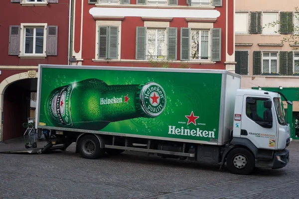 Mulhouse Frankrig Marts 2022 Profil Visning Heineken Levering Lastbil Parkeret - Stock-foto