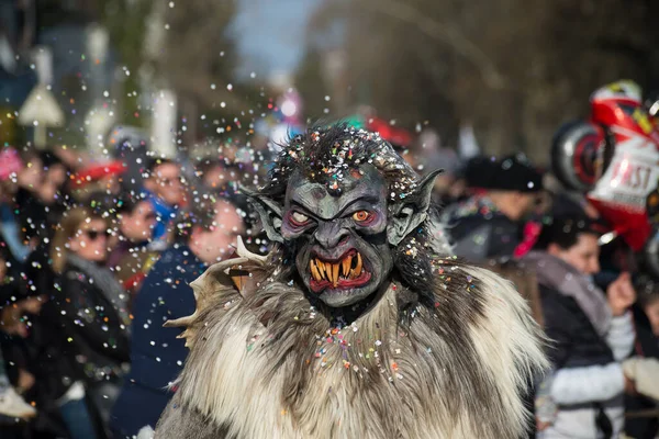 Mulhouse Ranska Maaliskuu 2022 Muotokuva Ihmisistä Pelottava Puku Parading Kadulla — kuvapankkivalokuva