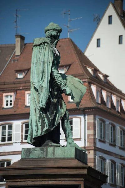 Вид Знаменитой Бронзовой Статуи Гутенберга Изобретателя Печатного Станка — стоковое фото