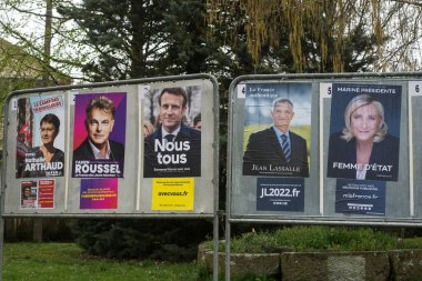 Mulhouse - Fransa - 31 Mart 2022 - Fransa cumhurbaşkanlığı seçimleri için Fransız adayların görüşü 