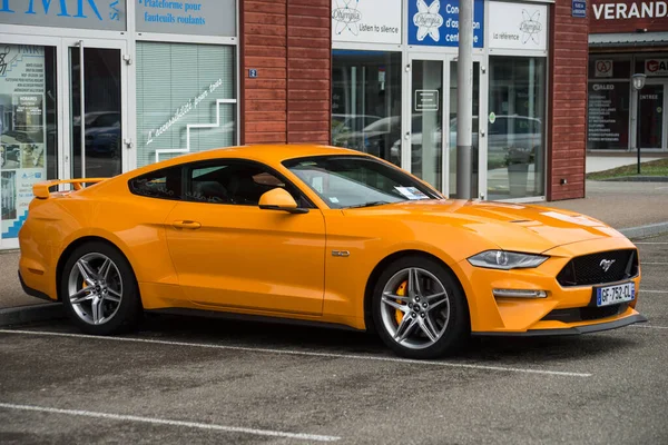 Luterbach França Abril 2022 Vista Perfil Orange Ford Mustang 500 — Fotografia de Stock