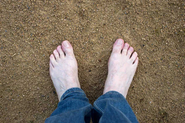 Closeup Barefoot Man Sand Surface Outdoor — стоковое фото