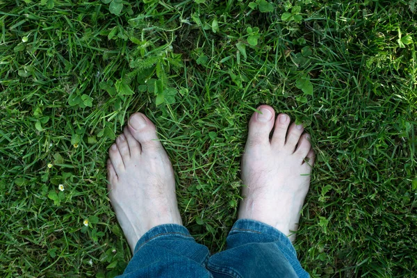 Closeup Barefoot Man Standing Grass — стоковое фото