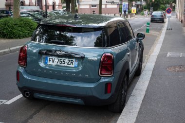 Mulhouse - Fransa - 23 Mayıs 2022 - Mini Cooper 'ın arka manzarası 