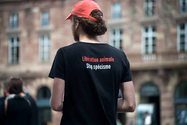 Straatsburg Frankrijk Mei 2022 Portret Achterkant Van Een Man Teeshirt — Stockfoto