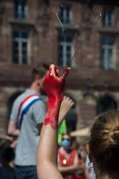 Estrasburgo Francia Julio 2022 Mujeres Que Protestan Con Sangre Falsa — Foto de Stock