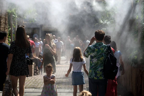 Straatsburg Frankrijk Juli 2022 Portret Van Mensen Die Spuitinstallatie Hoofdplaats — Stockfoto