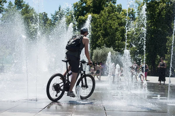 Colmar France July 2022 Portrait Man Bicycle Splashing Public Fountain — Stock Photo, Image