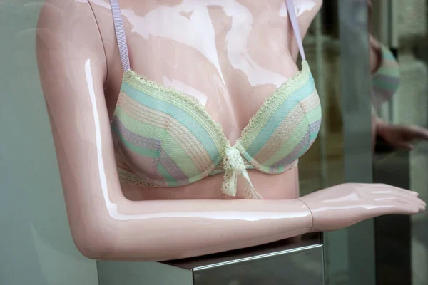 Gros Plan Soutien Gorge Coloré Sur Mannequin Dans Magasin Mode — Photo