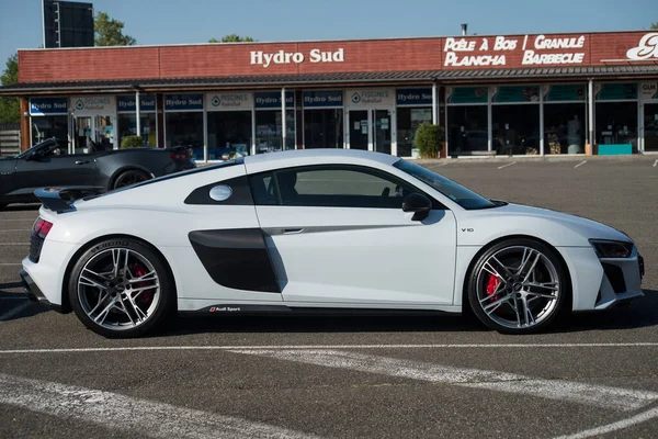 Lutterbach France August 2022 Profiel View White Audi Parked Street — Fotografia de Stock