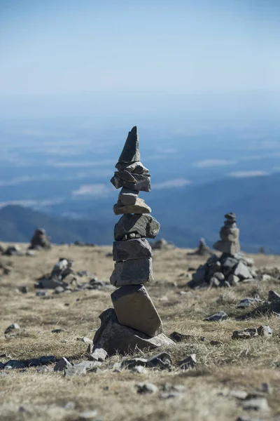 Primer Plano Del Balance Piedra Cima Montaña — Foto de Stock