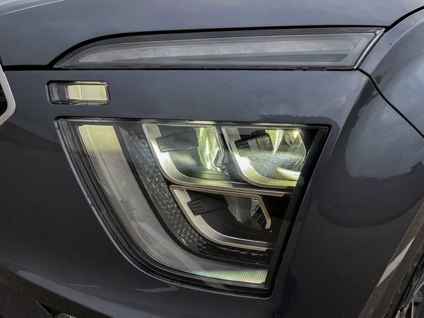 Egy Autó Külseje Első Led Tompított Fény Távolsági Fényszórók — Stock Fotó