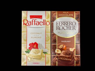 Grodno, Belarus - 11.22.2021: Çikolata Raffaello ve Ferrero Rocher