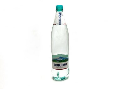 Grodno, Belarus - 12.23.2021: Borjomi maden suyu Gürcistan 'da Borjomi Vadisi' nde çıkarıldı.