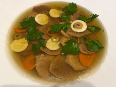 Tabakta servis edilen enfes aspic sığır dili.