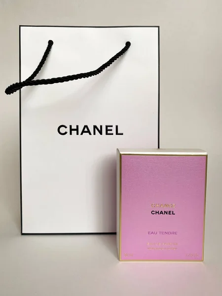 Grodno Belarus 2022 Chanel Eau Tendre Parfümü — Stok fotoğraf