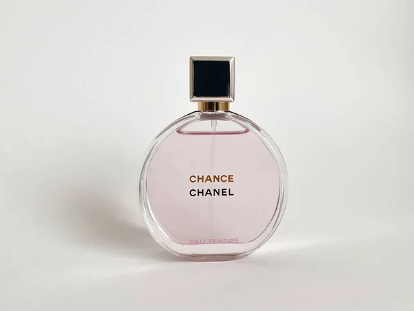 Grodno Vitryssland 2022 Chanel Eau Tendre Parfym Vit Isolerad Bakgrund — Stockfoto