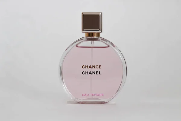 Grodno Weißrussland 2022 Chanel Eau Tendre Parfüm Auf Weißem Hintergrund — Stockfoto