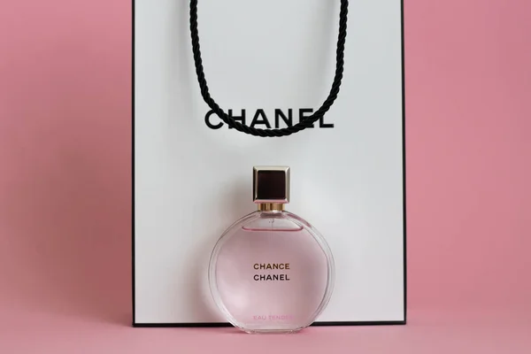 Grodno Belarus 2022 Chanel Eau Tendre Parfümü — Stok fotoğraf