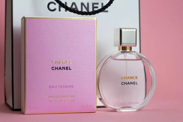 Grodno Білорусь 2022 Парфуми Chanel Eau Tendre Делікатному Рожевому Фоні — стокове фото