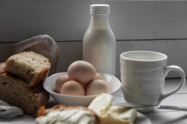 Egggs Süt Ekmeği ve Tereyağlı Kahvaltı
