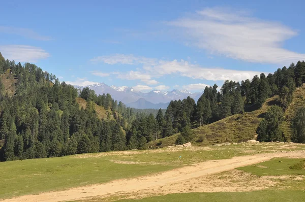 Άποψη Των Όμορφων Himalayas Από Μεταξύ Βουνά Της Himachal Pradesh — Φωτογραφία Αρχείου