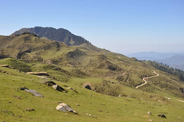 Άποψη Των Όμορφων Βουνών Της Λίμνης Parashar Himachal Pradesh Ινδία — Φωτογραφία Αρχείου