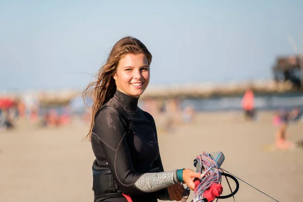 Beautiful Kite Surfing Girl Pink Bikini Swimsuit Adjusting Kite Surf — Stock Fotó