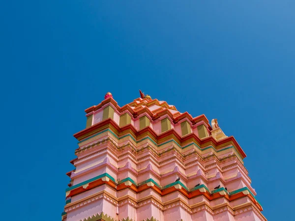 位于沿海马哈拉施特拉邦的印度教湿婆庙宇 昆克什瓦尔庙宇的Kalasa彩绘精美 — 图库照片