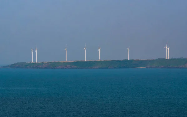 Větrné Mlýny Elektrickou Energii Výroba Energie Čistou Obnovitelnou Energií Pohled — Stock fotografie