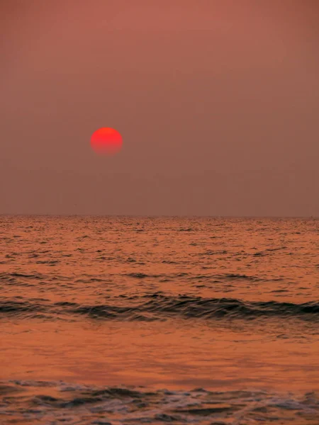Krásný Západ Slunce Mořském Břehu Pobřeží Maháráštra Vertikální Nebo Portrétní — Stock fotografie
