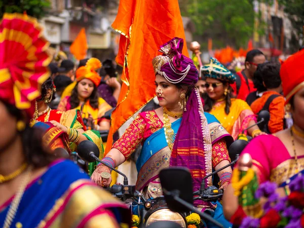 Mumbai India April 2022 Beautiful Indian Female Dressed Traditional Attire — стоковое фото