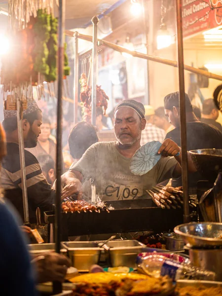 Mumbai India May 2022 Muslim Male Vendor Cooking Selling Halal — Stock Photo, Image