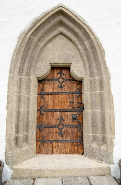 Арочні Античні Церковні Дерев Яні Двері Чорними Залізними Прикрасами Кам — стокове фото