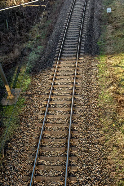 Eingleisige Eisenbahnstrecke Leere Einbahnstraße Sonnigem Tag — Stockfoto