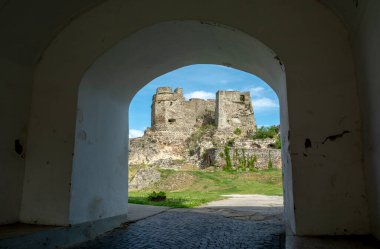 Levice Kalesi 'nin kalıntıları. Levicky Hrad, Slovakya.