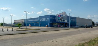 Levice, Slovakya - 26 Haziran 2022: Avusturya mobilya mağaza zinciri. En büyük mobilya ve aksesuar perakendecilerinden biri..