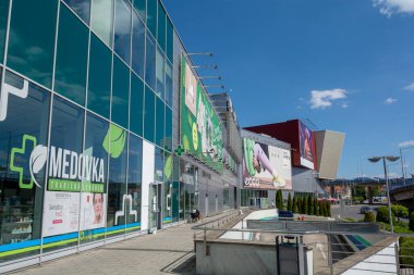 Banska Bystrica, Slovakya - 16 Temmuz 2022: Avrupa Alışveriş Merkezi. Banska Bystrica 'da alışveriş merkezi. EUROPA SC.