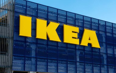 Bratislava, Slovakya - 4 Ağustos 2022: IKEA mobilya perakende mağazası. IKEA, 2008 yılından bu yana dünyanın en büyük mobilya perakendecisi ve mobilya tasarımı ve satışları yapıyor..