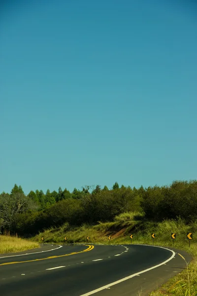 Curva de carretera pavimentada — Foto de Stock