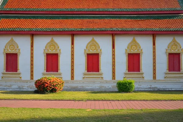Architecture de la Thaïlande du Nord dans le bouddhisme du temple — Photo