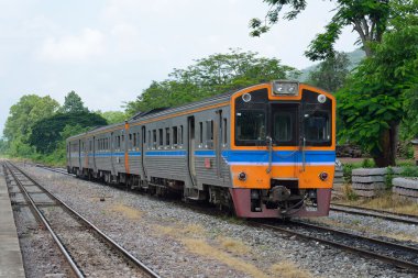 tren ve gelişmekte olan ülke parçaları