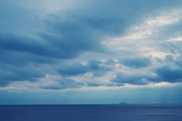 Dark Blue Sea Background Moody Sky — Photo