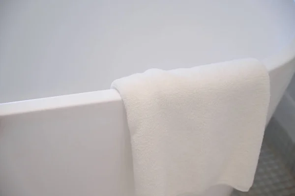 White Soft Towel Bathroom Interior Design — Foto de Stock