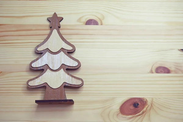 Weihnachtsbaum Aus Holz Auf Dem Tisch Gestaltung Der Feier — Stockfoto