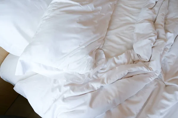 White Pillows Crumpled Bed — Stock Photo, Image