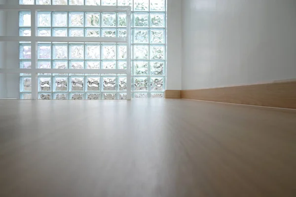 Piso Madera Con Pared Bloque Vidrio Diseño Interior — Foto de Stock