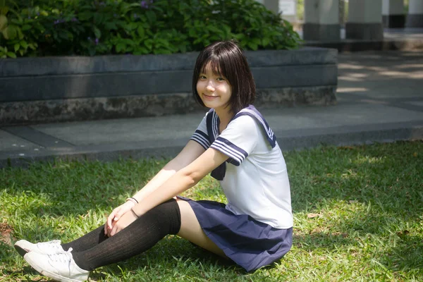 Japans Tiener Mooi Meisje Student Glimlach Ontspannen — Stockfoto